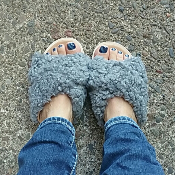 Brand New Uggs - Picture 4 of 5